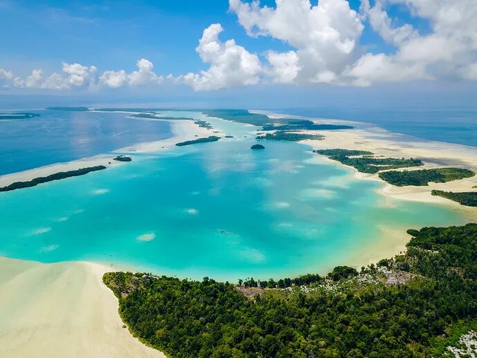 Is it safe to travel to Bali and Lombok following the recent earthquakes? The Ir