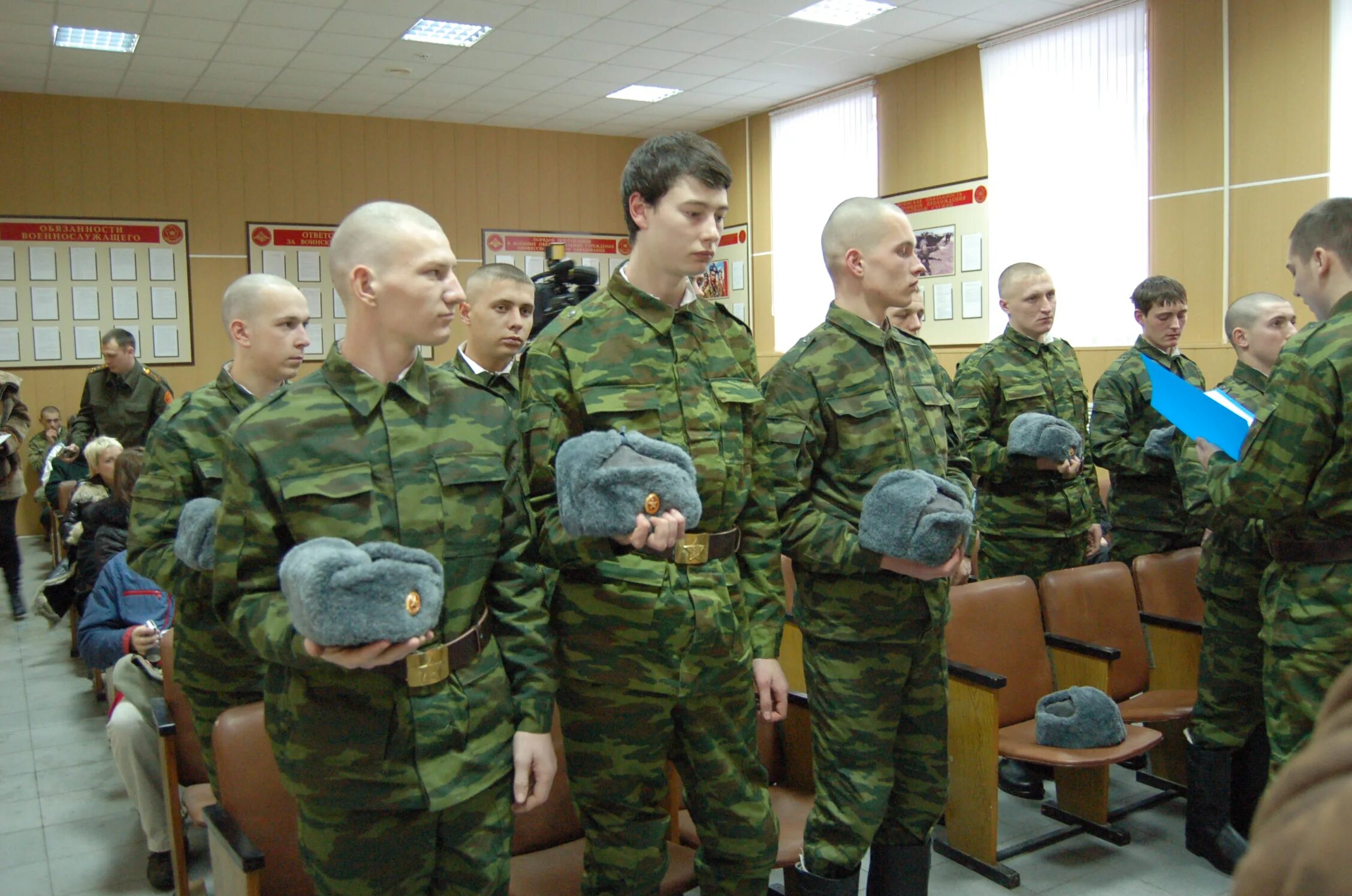 призывной возраст в рф. военная форма призывная. призывники. военная служба. какой призывной.