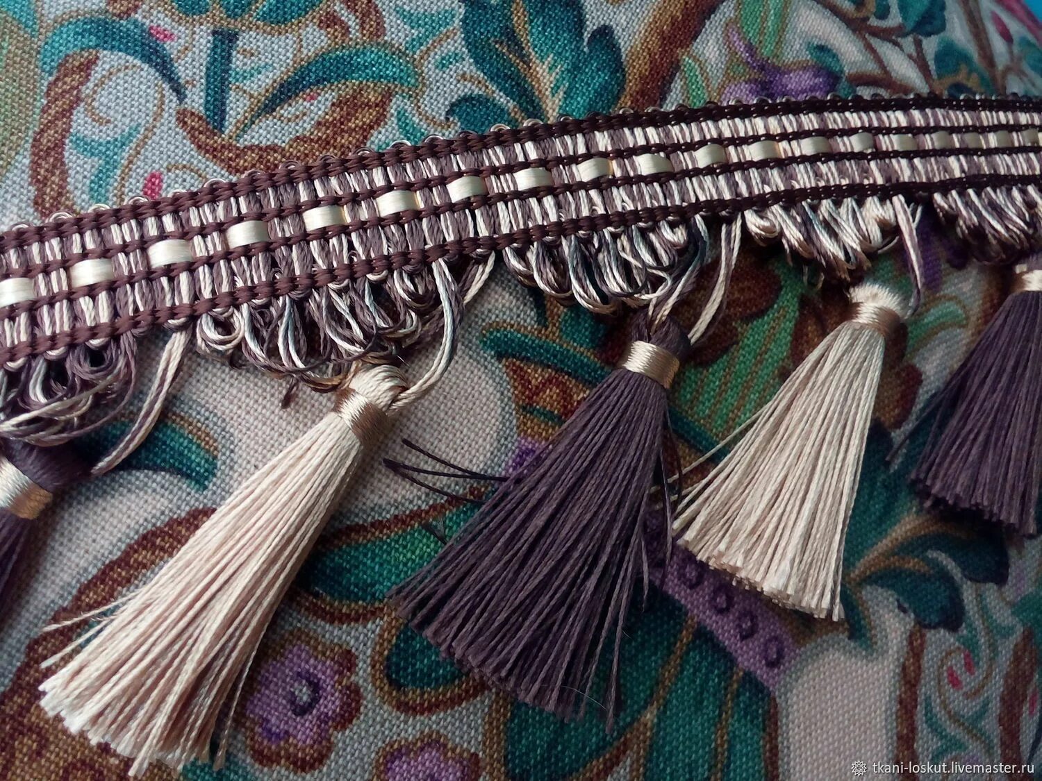 Красивая бахрома. Бахрома для штор. бахрома для штор с кисточками. бахрома двухцветная. подушки с бахромой.