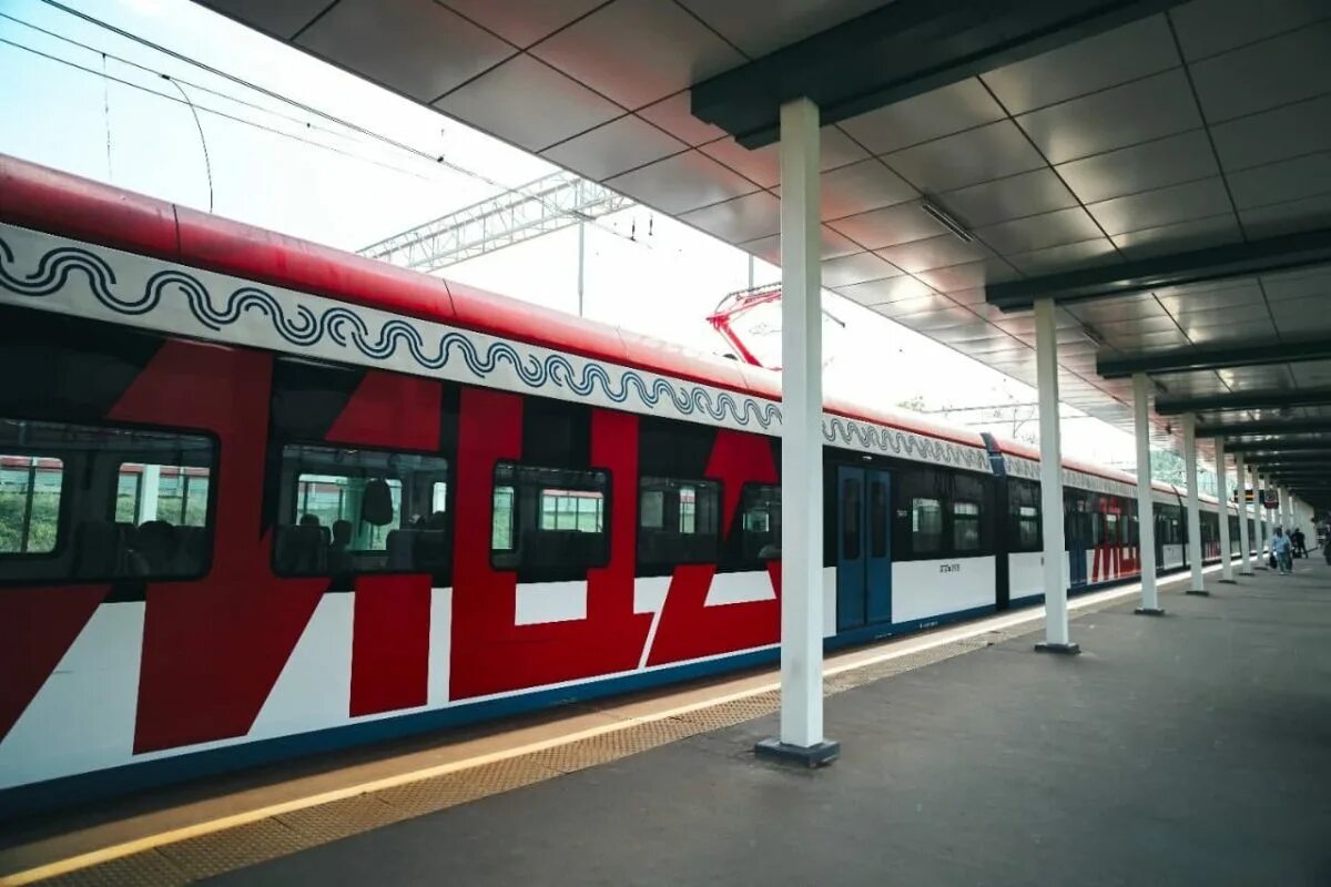 Красный балтиец курская. МЦД 2 поезда. МЦД 2 электрички. Ласточка электропоезд МЦД. Станция МЦД белорусская.