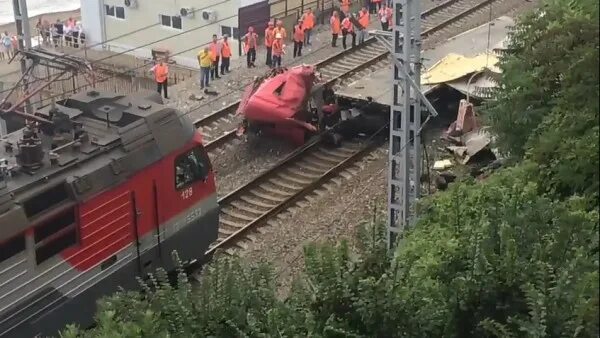 Опаздывают ли поезда ржд. Авария грузовых поездов в Сочи. Происшествие в Сочи с поездом.