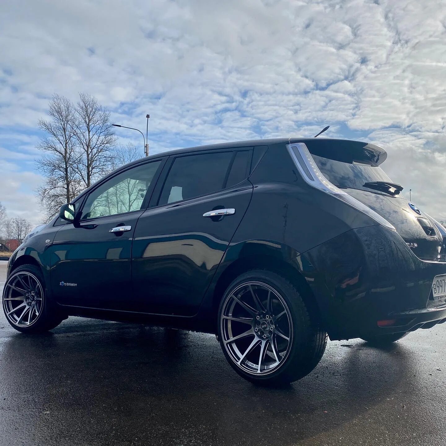 Диски ниссан лиф. Nissan leaf r18. Диски ниссан лиф. Nissan leaf tekna. Диски ниссан лиф.