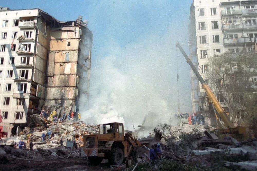 Взрывы на каширке и Гурьянова 1999. Взрыв в Москве на улице Гурьянова в 1999 году. Теракт на улице Гурьянова 1999. Взрыв дома на улице Гурьянова 1999.