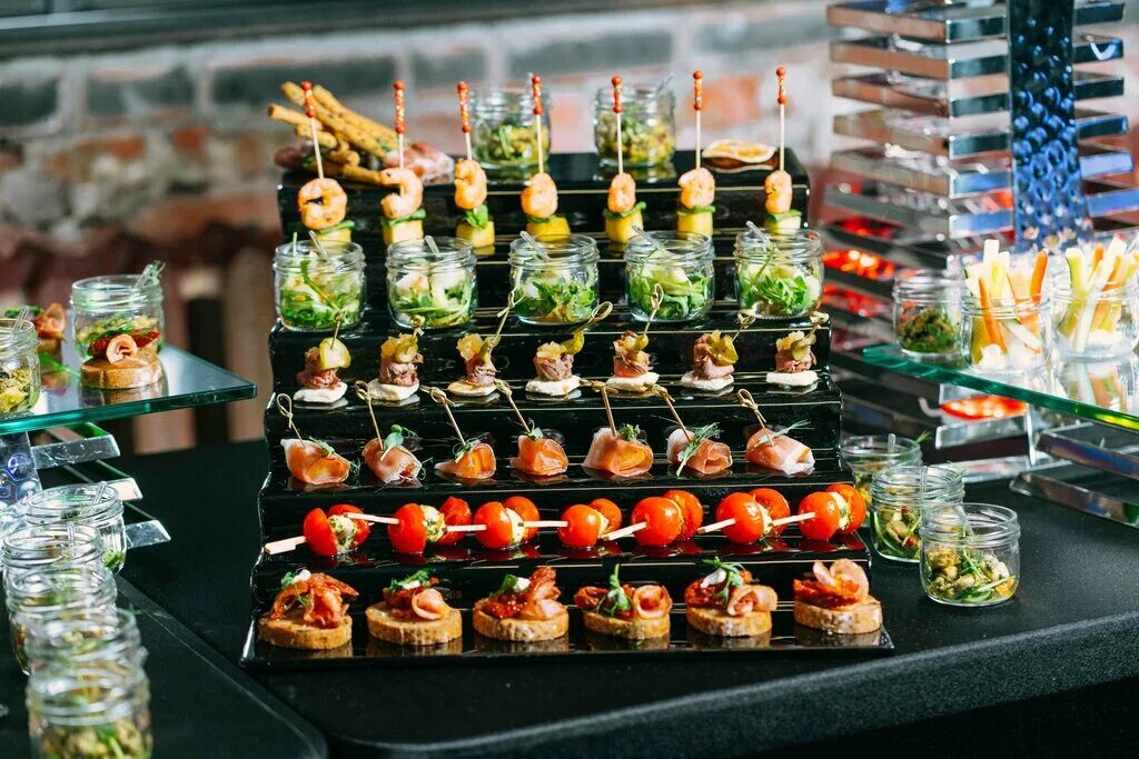 меню на фуршет на 20 человек. эдгустум кейтеринг. разъездной кейтеринг.