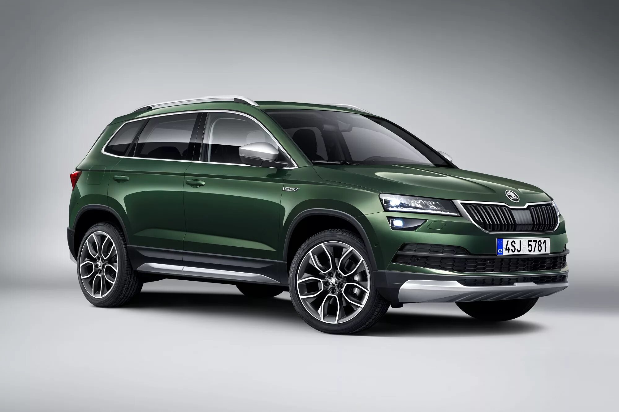 Купить новый шкода карок. Кроссовер Skoda Karoq. Skoda Karoq 2020. Skoda Karoq Scout 2020. Skoda Karoq 2022.