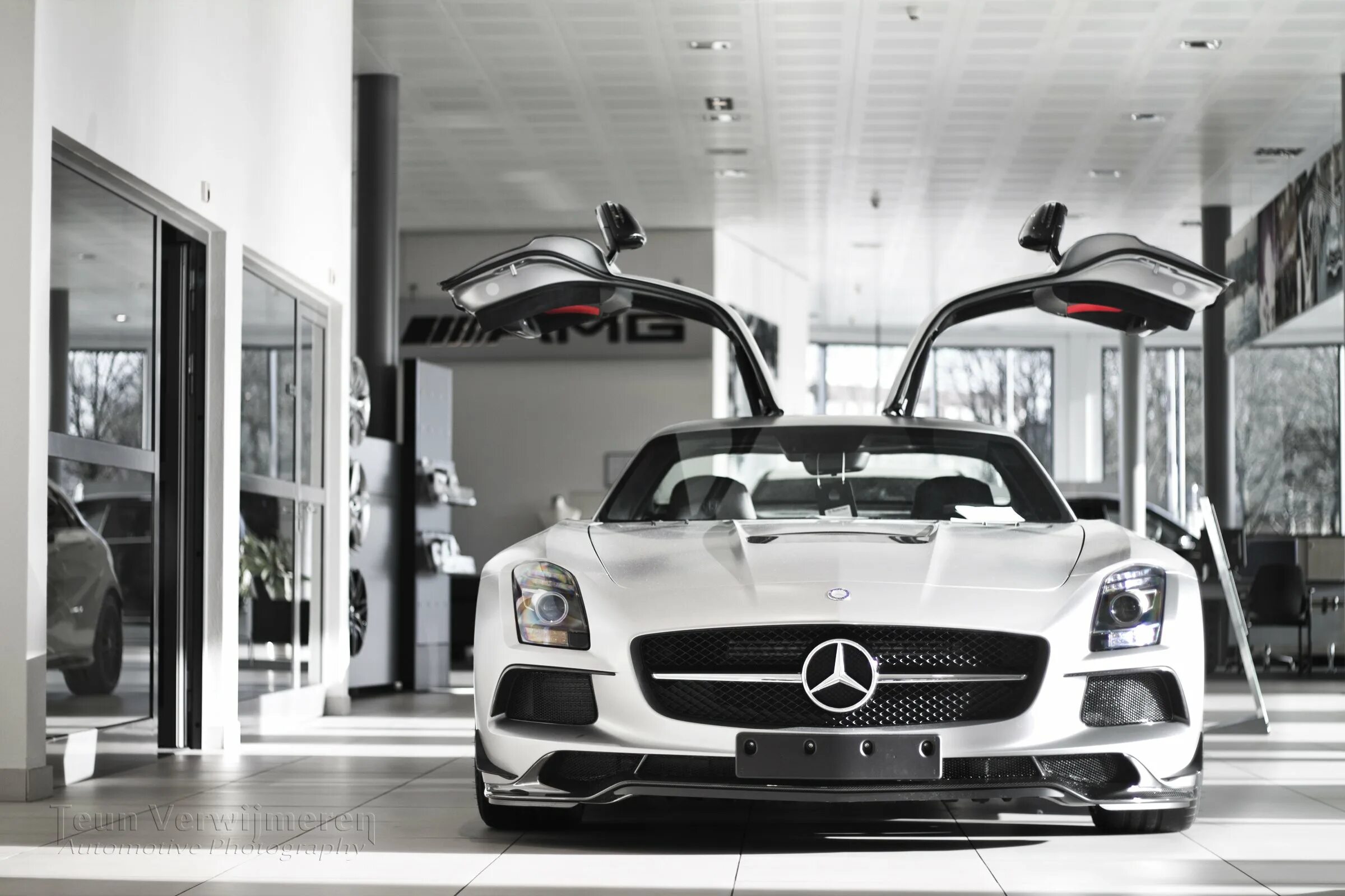 Ремонт автомобилей мерседес. Mercedes SLS AMG 2021. Mercedes SLS 2016. Mercedes SLS AMG Black Series. SLS AMG 2023.