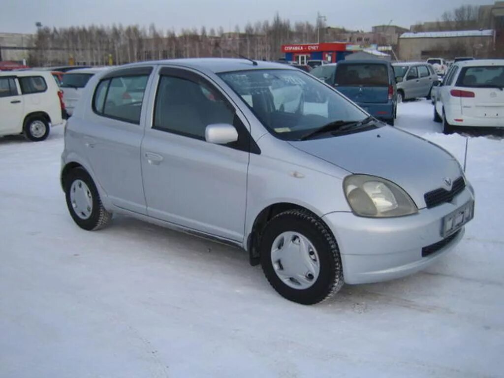 Купить витц дром. Тойота Витц 1999. Тойота Vitz 1999. Тойота Витц 1999г. Nissan Vitz 1999.