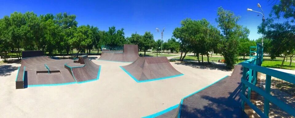 парк красноперекопск. сквер химиков красноперекопск. парк химиков красноперекопск. село совхозное красноперекопский район. сквер победы красноперекопск.