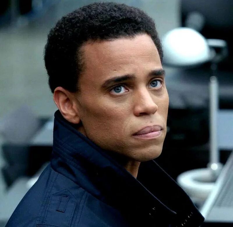 Michael Ealy Dorian. Dorian Michael Ealy, Karl Urban, Human. Почти человек (almost Human).