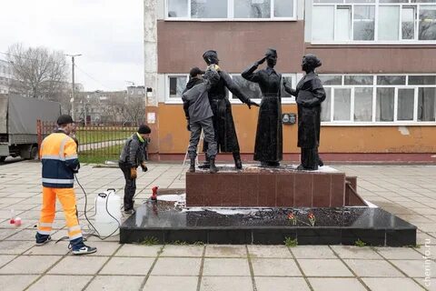 Памятники 2015 года