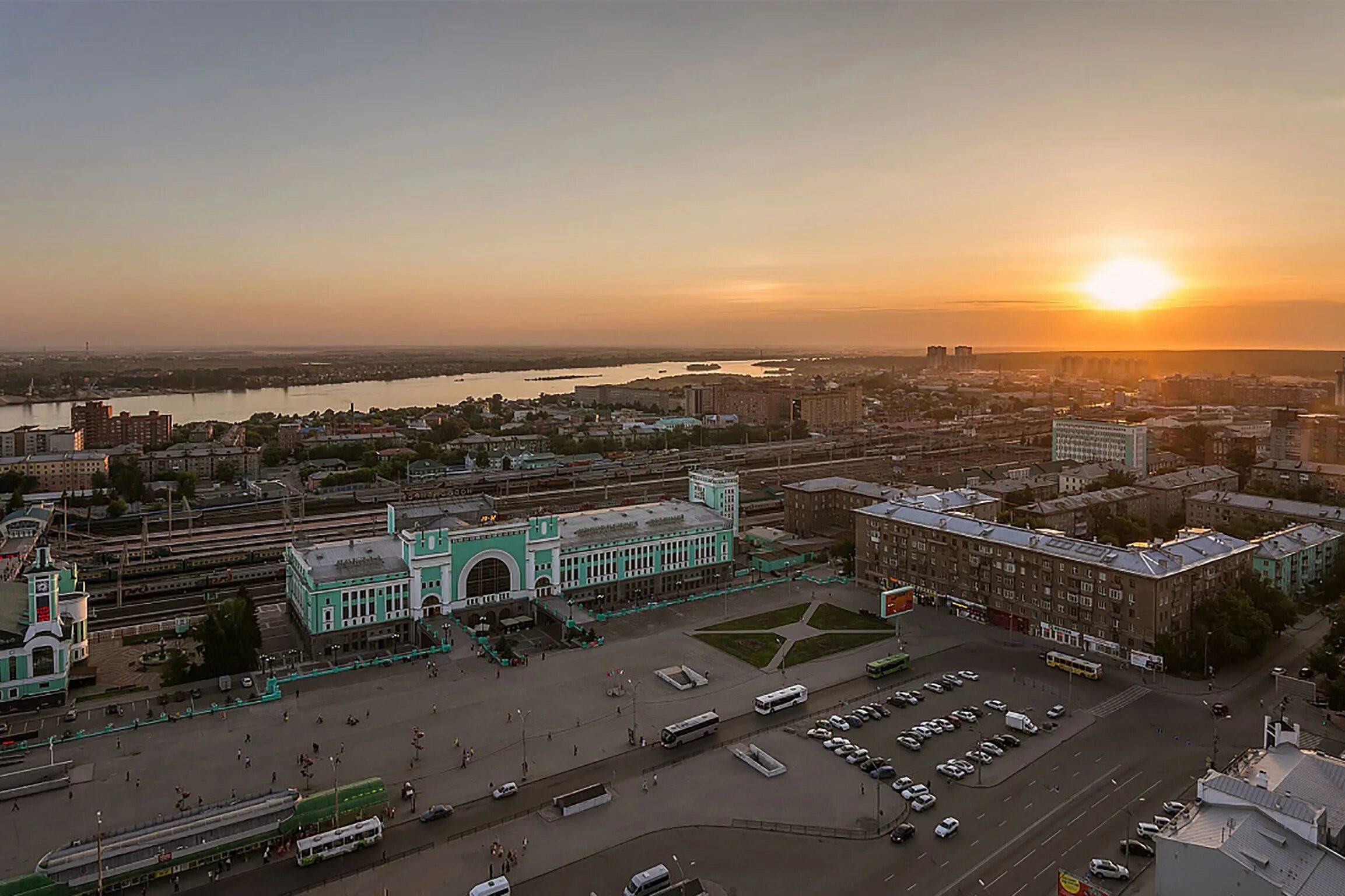 Фото недорого новосибирск. Маринс отель Новосибирск. Отель Marins Park Новосибирск. Гостиница Маринс парк отель Новосибирск. Марин парк отель новсиб.