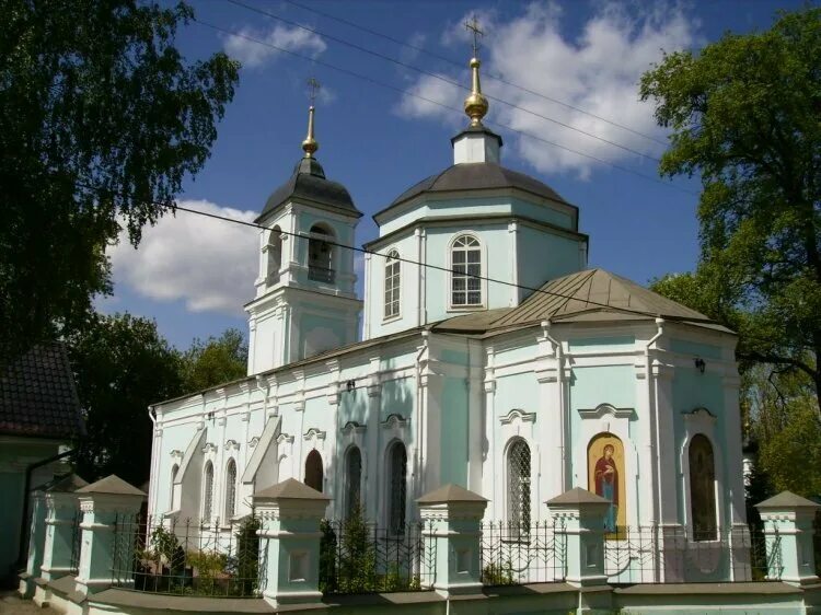 Казанский храм дмитров. Казанская церковь дмитров. Введенская церковь дмитров. Церковь казанской иконы божией матери в подлипичье. Собор казанской богоматери в дмитрове.