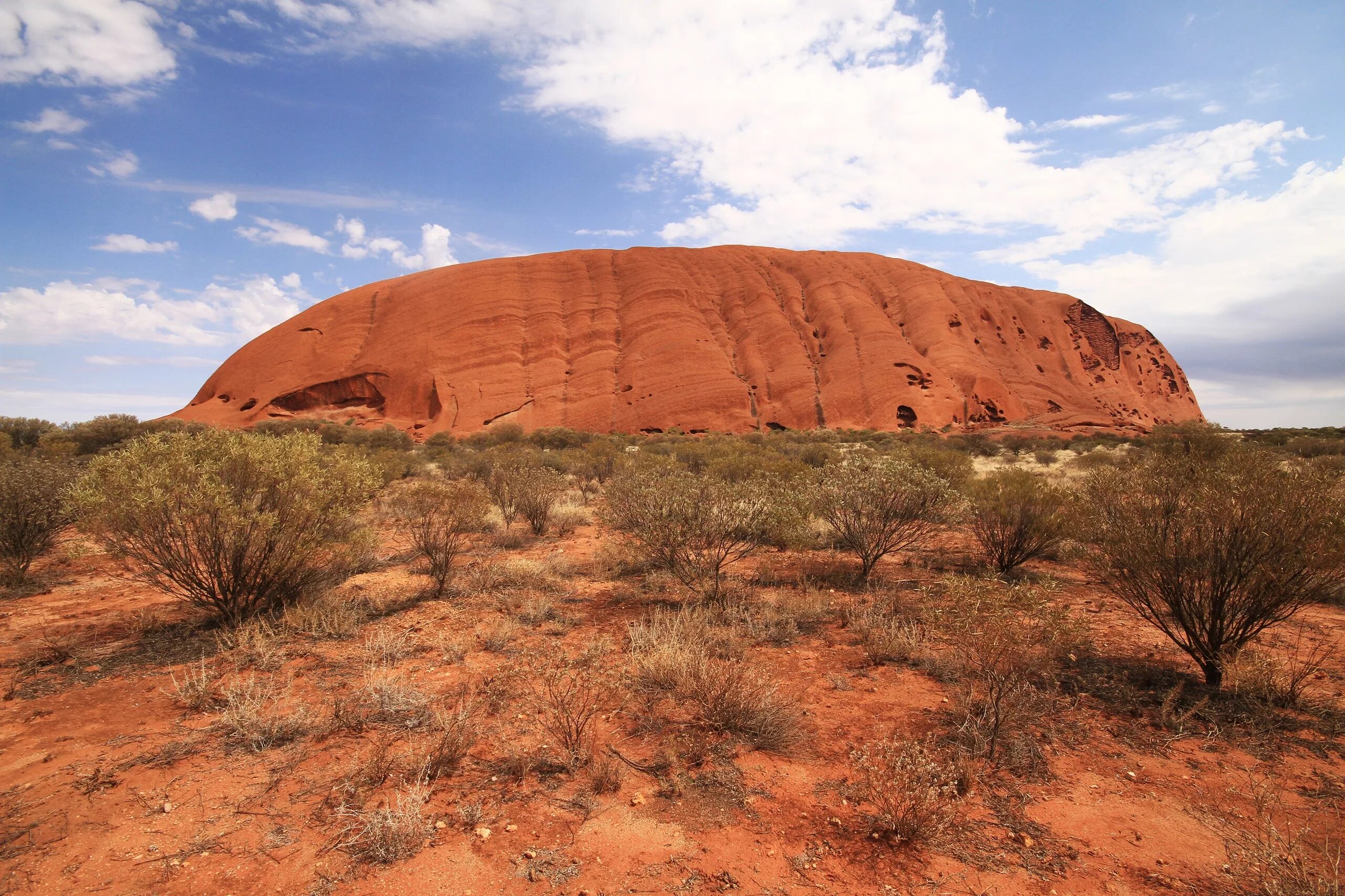 Самая крупная пустыня на земле. Гора Улуру, Северная Австралия. Улуру Австралия 1080. Пустыни и полупустыни Австралии.