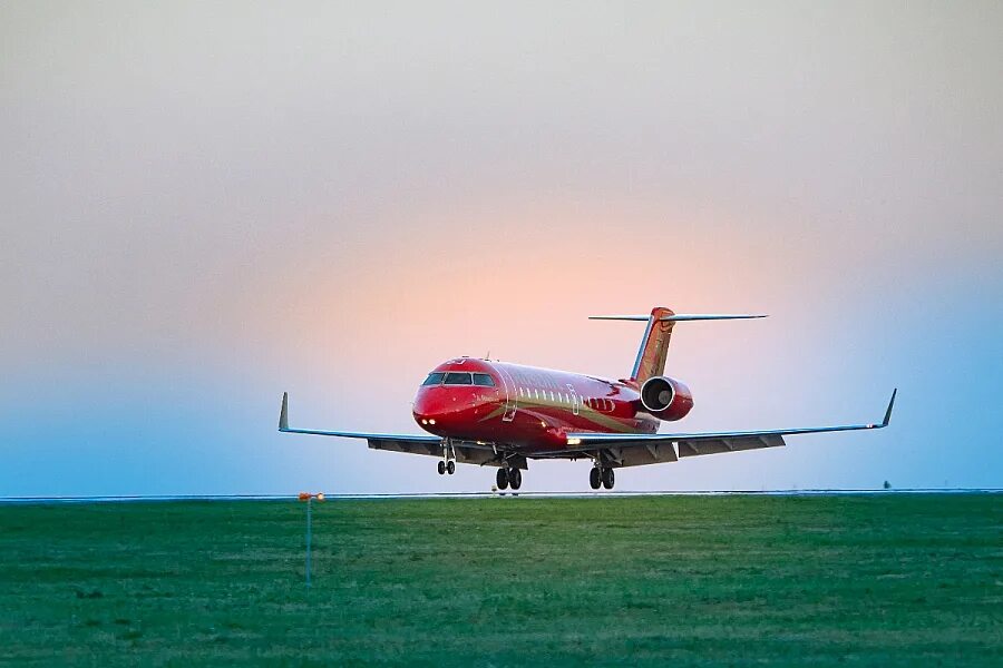 Самолет уфа новый. Самолёт Уфа Игарка. Bombardier CRJ фото винтокрылый. Самолеты с перелетами от 5 часов. РУСЛАЙН 25 июня 2023 года.