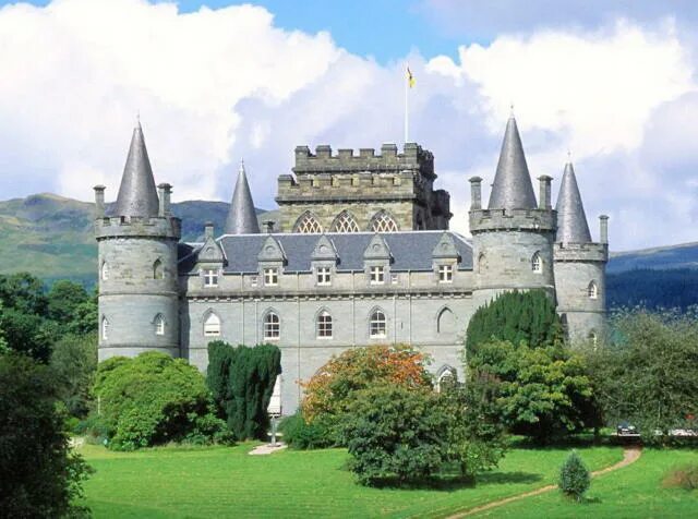 Замок Инверари Шотландия. Вышивка замок. Замок 7 класс стиль и их название. 7 Замков.