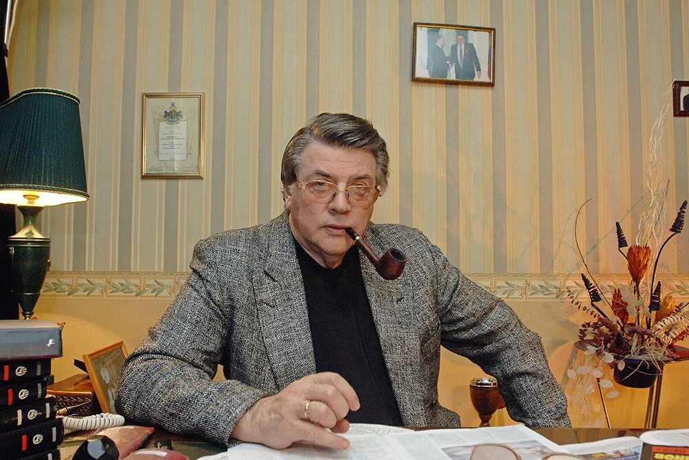 Театр сатиры руководитель ширвиндт. Руководитель театра сатиры в москве. Александр ширвиндт театр сатиры. Театр сатиры директор ширвиндт. Театр сатиры руководитель ширвиндт.