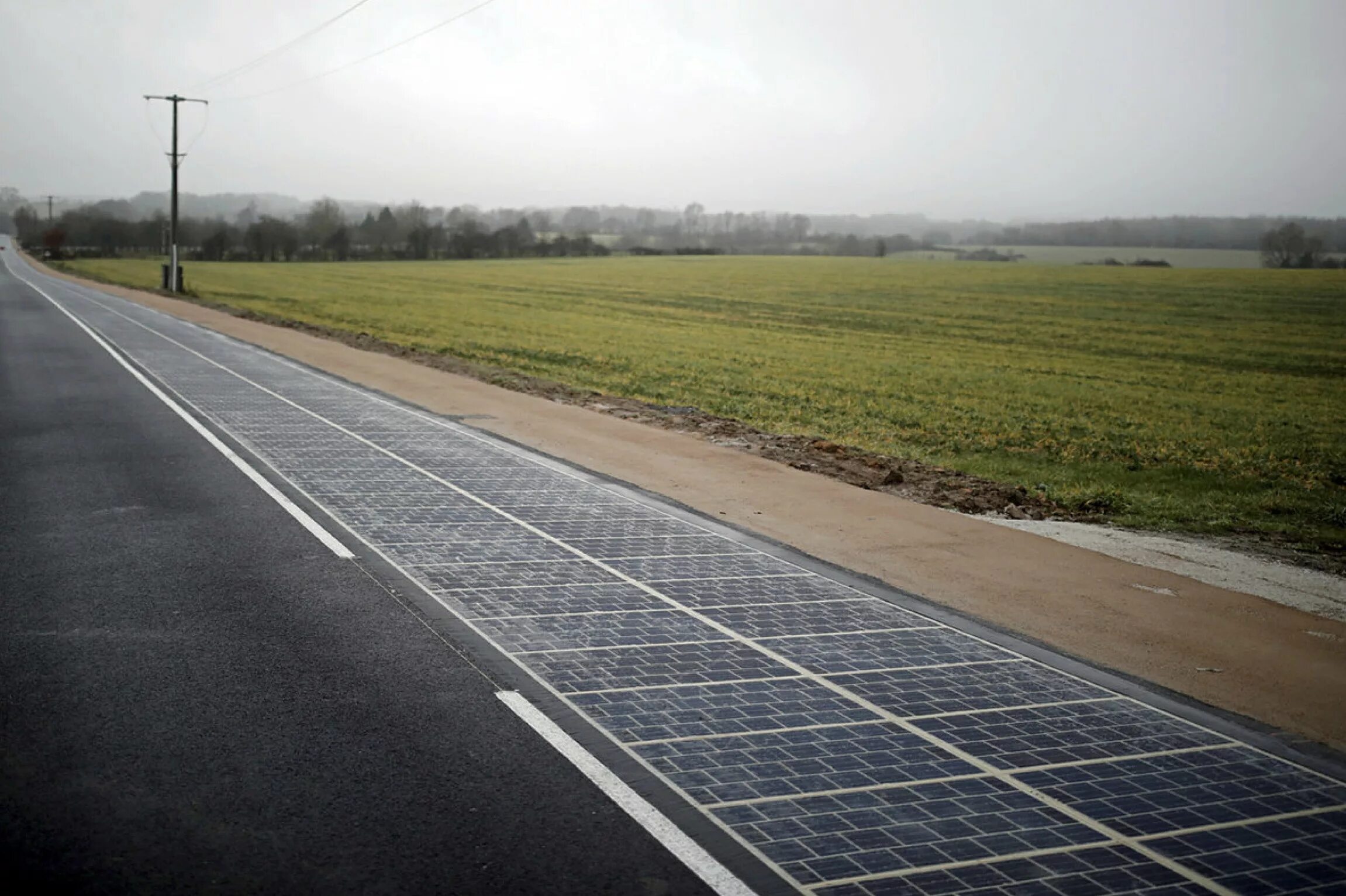 Solar roadways (солнечные дороги. Дорога из солнечных батарей во Франции. Solar roadways проект. Дорожное покрытие из солнечных батарей.