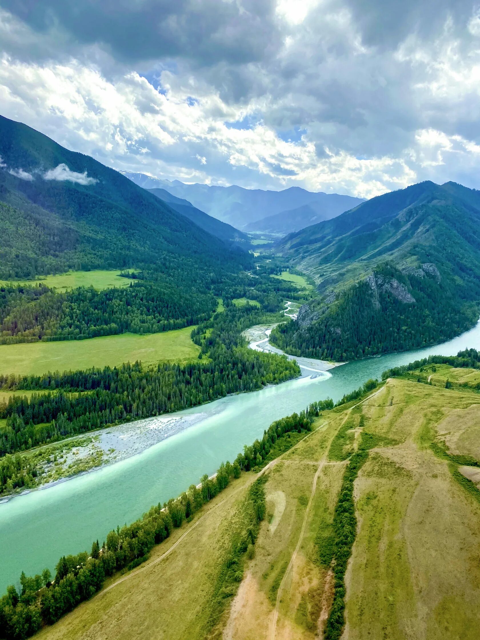 Более 25 000 работ на тему "Altai Nature Reserve Photos": стоковые фото, картинк
