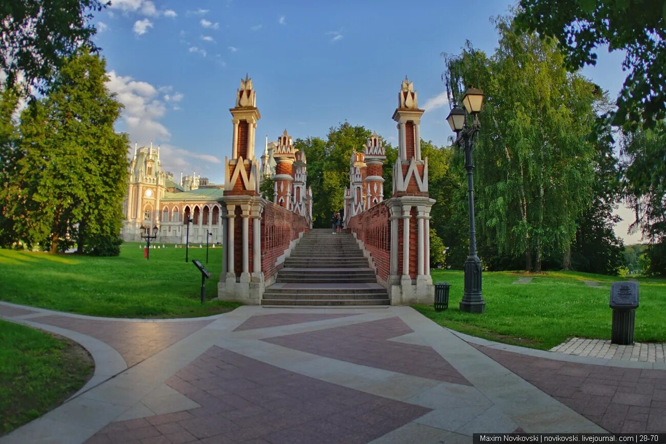 Стоит в царицыно. Усадьба Царицыно Баженов. Парк заповедник Царицыно. Царицыно (дворцово-парковый ансамбль). Подмосковная усадьба Царицыно Архитектор Баженов.