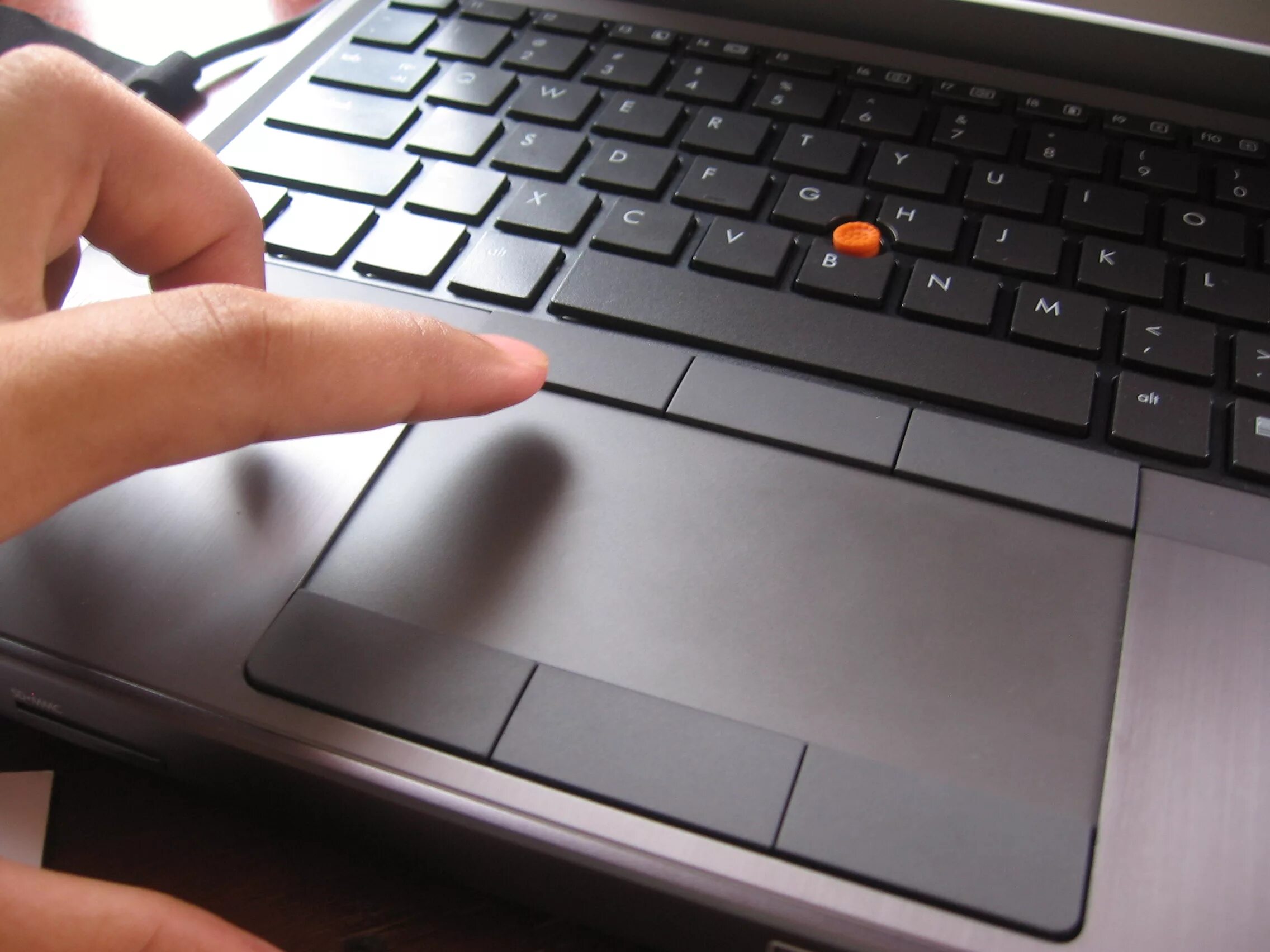Как отключить мышь на ноутбуке. Леново тачпад. Ноутбук леново трекпад. Тачпад ноутбука x50vl. Dell Laptop Trackpad Touchpad.