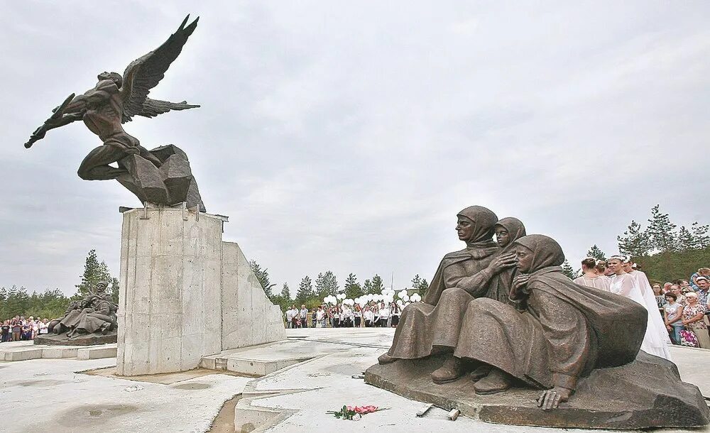 Какой памятник посвящен событиям 1941. Мемориал жертвам 1 мировой войны Сморгонь. Мемориал в Сморгони Великой Отечественной войны. Сморгонь памятник первой мировой войны.