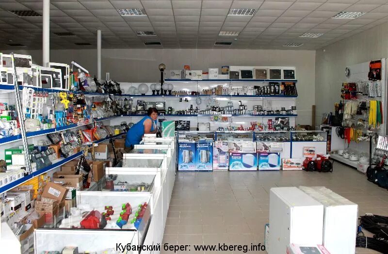 деловой двор брюховецкая. сеть аптек. красная ст. магазины в брюховецкой. здесь аптека брюховецкая.