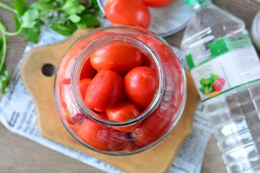 Помидоры на зиму. Консервированные томаты. Консервированный помидор. Маринованный помидор. 1.5 литровая банка помидор рецепт