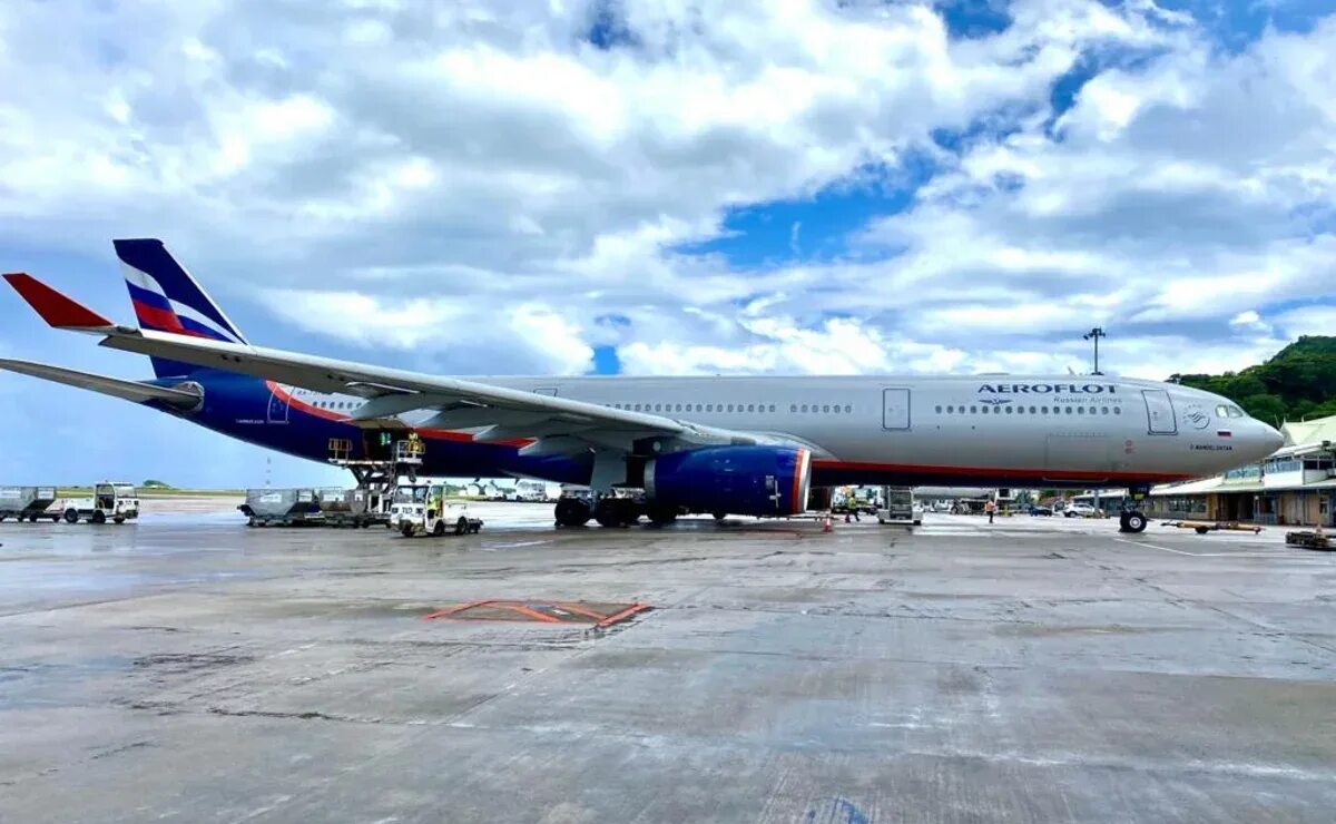 Рейс на сейшелы аэрофлот. Самолет аэрофлот. Самолет аэрофлот. Air mauritius авиакомпания. Аэрофлот перелет москва сейшелы.