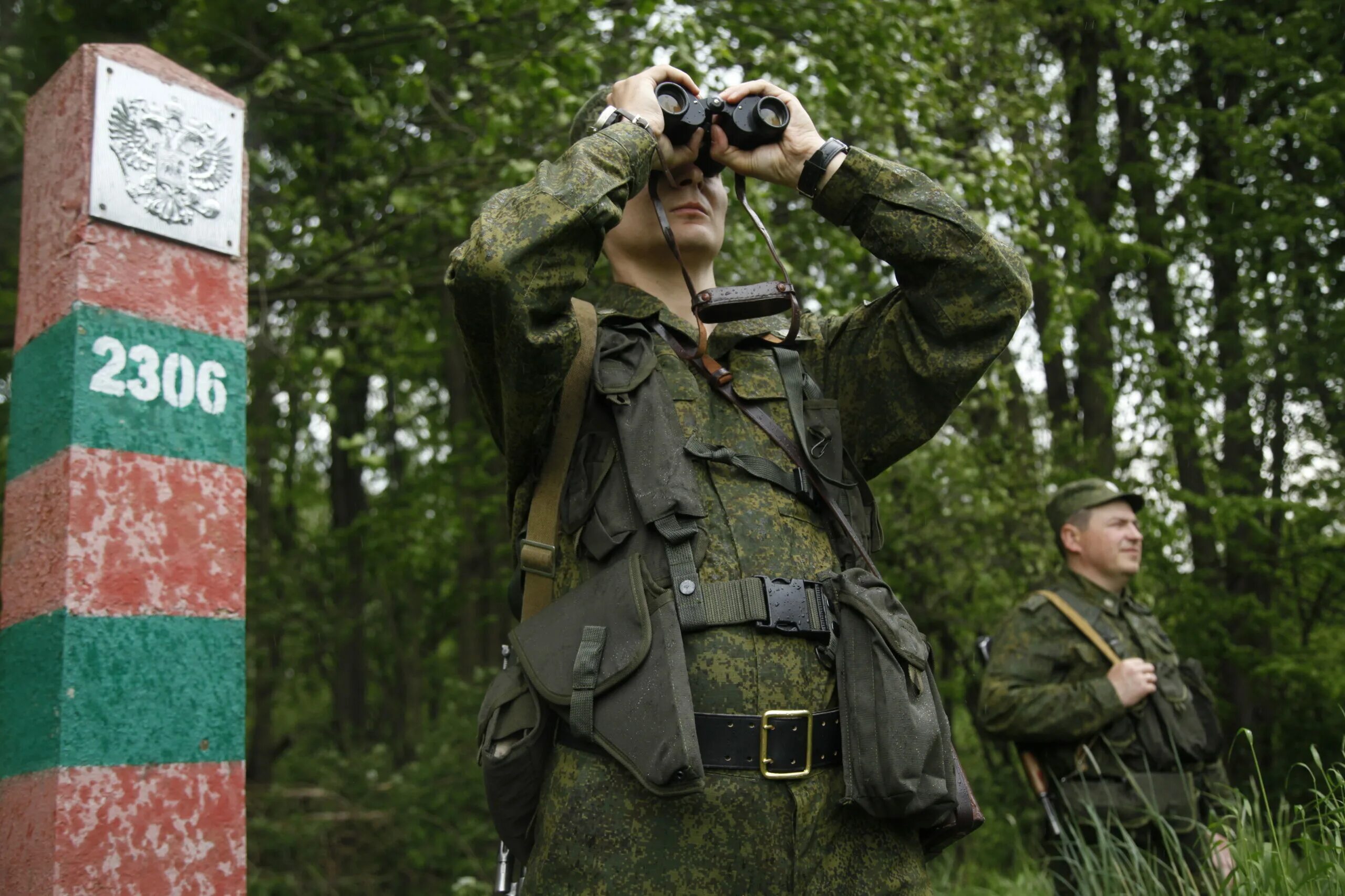 Дозор россия. Пограничник российские войска пограничные войска России. Военный пограничник.