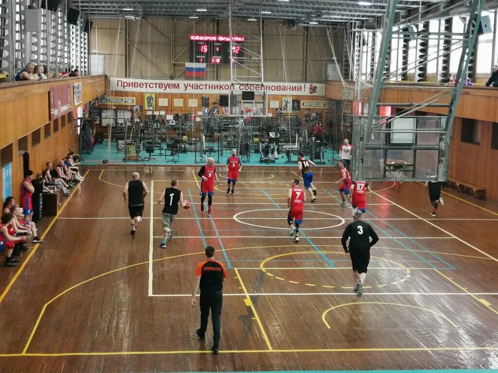 Пестово спорт. Школа 6 пестово. Пестово спорт. Прошли соревнования по баскетболу среди школьников. Спортивный зал энергетик пестово.