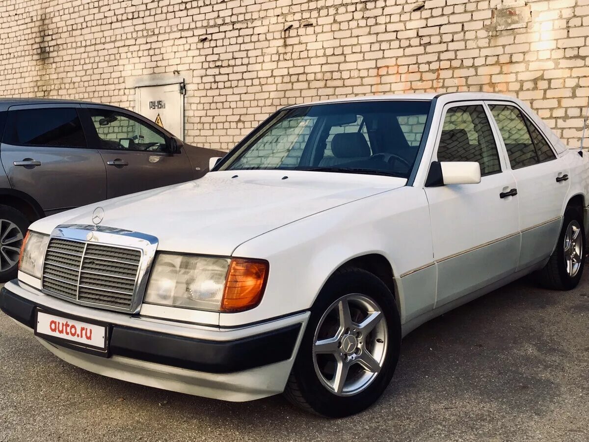 Купить мерс 124 авито. Mercedes-Benz w124 1993. Mercedes-Benz w124, 1992. Мерседес 124 1992. Мерседес w124 1992.