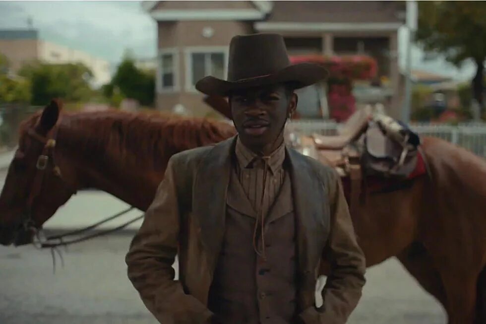 Lil nas x old Town Road. Lil nas x ковбой. Old Town Road Брэд Питт. Негр ковбой