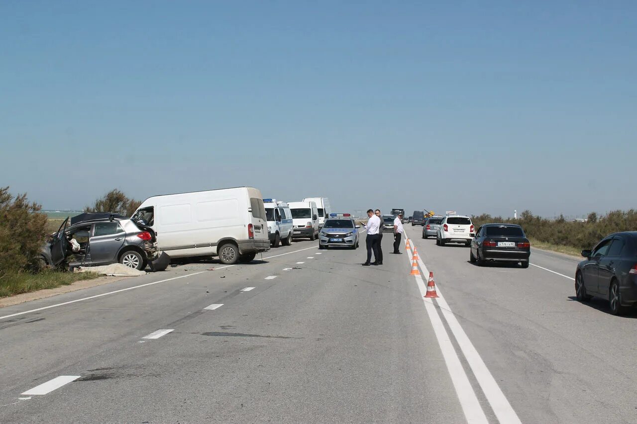 Погода в евпатории. Евпатория. Набережная черноморское евпатория. Евпатория достопримечательство. Авария в крыму евпатория саки.