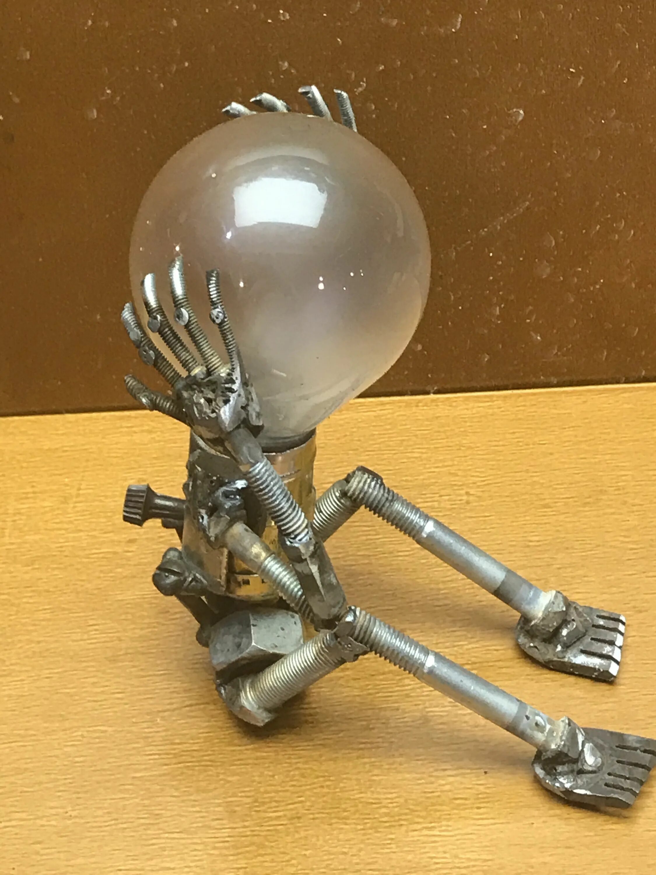 фигурки из металла. фигурки из болтов и гаек. самодельные фигурки. самодельные фигурки. фигуры из болтов и гаек.