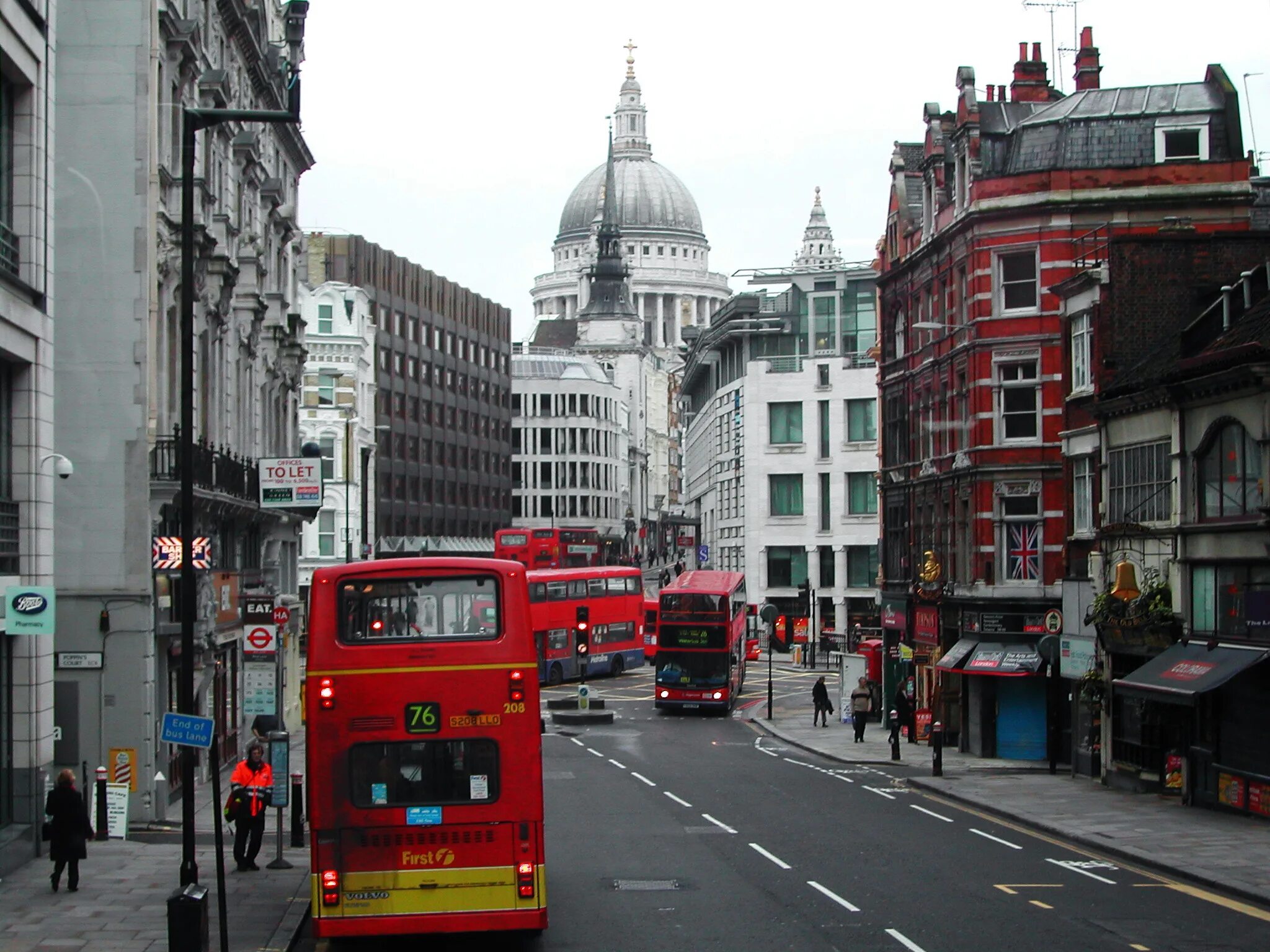 Сити англия. Флит стрит Лондон. Улица Флит стрит в Лондоне. Англия улицы Лондона улочки. Лондон улица Пейтона.