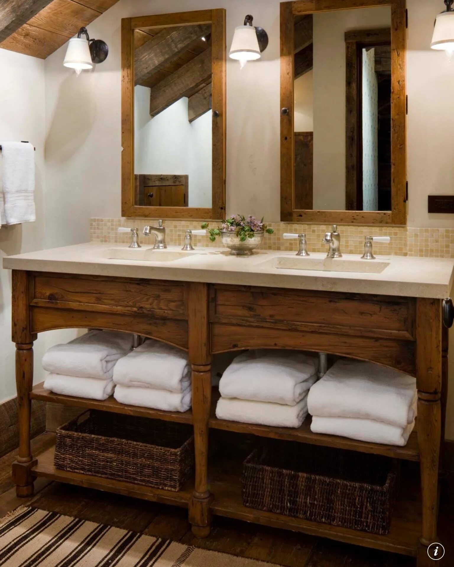Мебель в ванную комнату стиль. Ванная в деревенском стиле. Ванная комната в деревенском стиле. Ванные комнаты в стиле Кантри. Мебель для ванной в стиле Кантри.