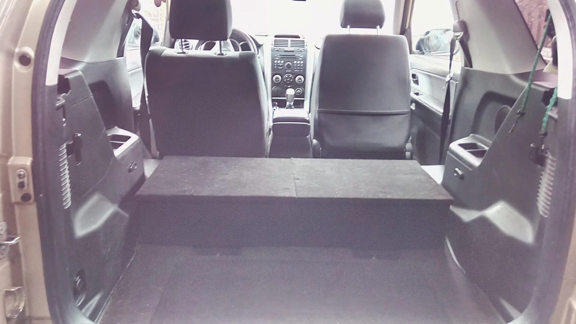 Сиденья сузуки гранд витара 3 двери. Suzuki grand vitara xl-7 3 ряд. Suzuki grand vitara xl-7 3 ряд. Сузуки гранд витара 2008 багажник. Сиденья сузуки гранд витара 2010.