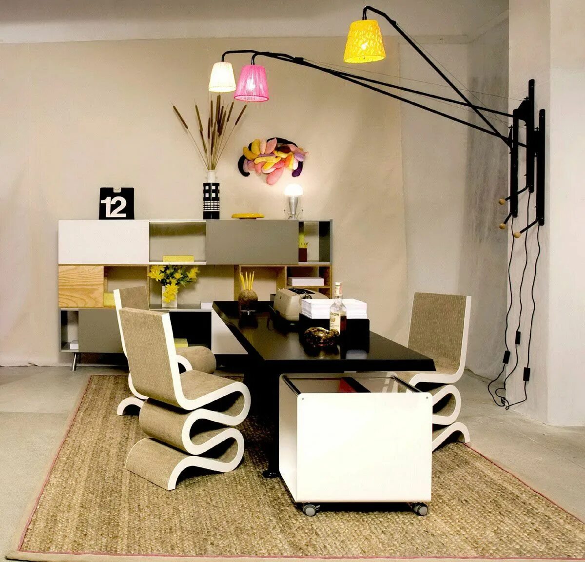 Creative interior. Дизайнерские столы для офиса. Креативный интерьер офиса. Интересные интерьеры офисов. Дизайнерская мебель в интерьере.