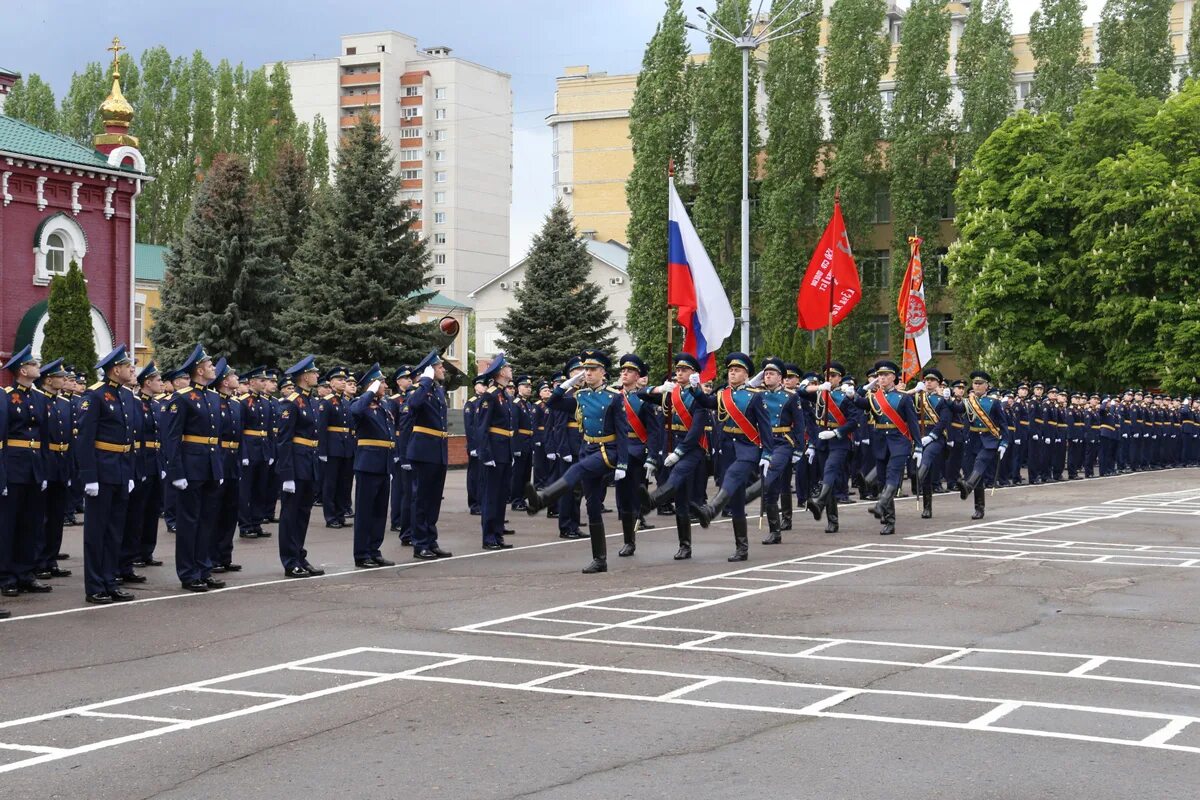 Военно воздушная академия г воронеж. ВУНЦ ВВС ВВА Воронеж. Академия Воронеж ВУНЦ ВВС. Курсанты ВУНЦ ВВС ВВА Воронеж. Воронеж Академия Жуковского и Гагарина.