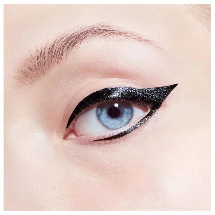 Dior Diorshow on Stage Liner. Подводка Diorshow on Stage. Dior White Eyeliner. Diorshow on Stage Eyeliner.