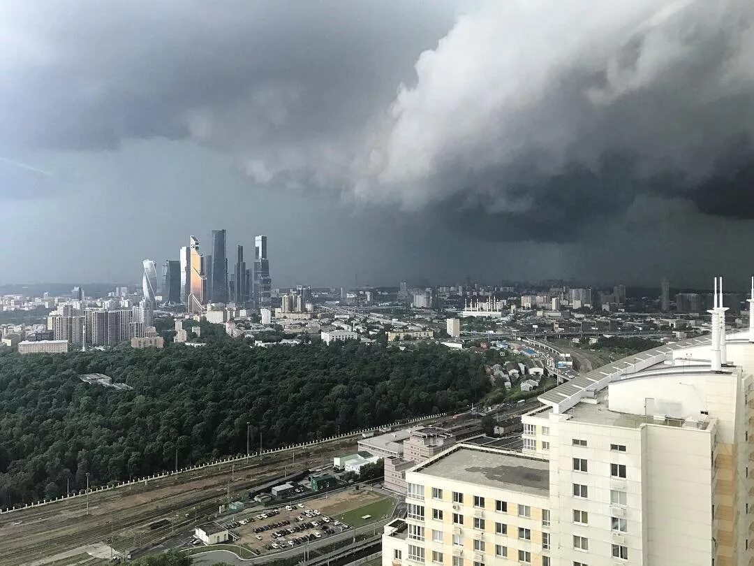 Ураган в москве (2017). Буря в городе. Ураган в москве 2017 смерч. Ураган в москве. Ураган в москве 1998.