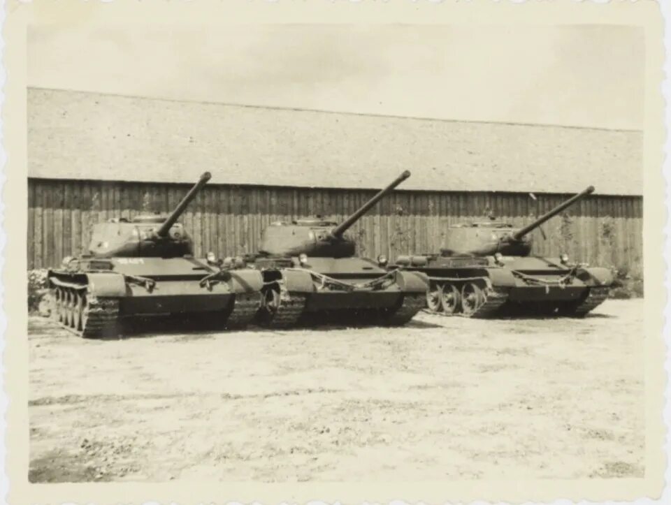 1953 1956 год. 44 Гвардейский танковый полк. 44 Танковый полк имени Сухэ Батора. 75 Гвардейский танковый полк Каменка. 423-Й Гвардейский мотострелковый полк танки.