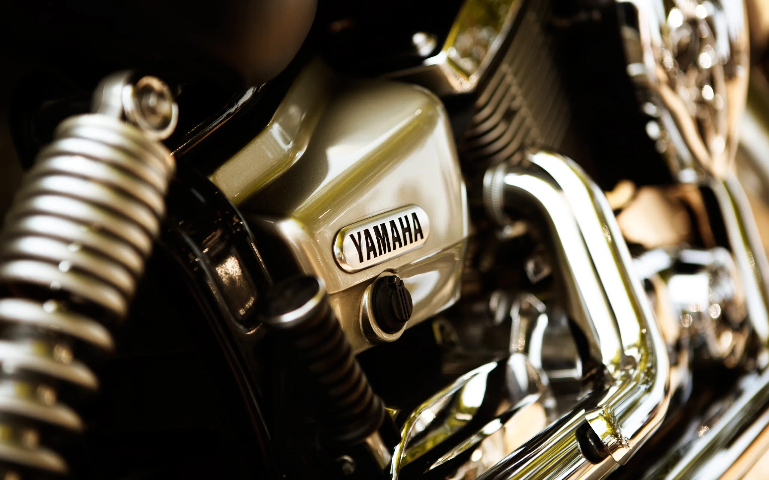 Двигатели мотоциклов Ямаха. Мотоцикл Yamaha engine. Хромированные детали мотоцикла. Двигатель обои.