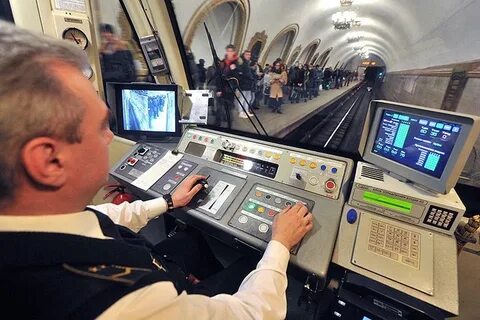 Машинист поезда метро москва
