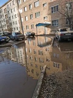 Ухтинцы жалуются на огромные лужи на придомовых территориях в 2021 году