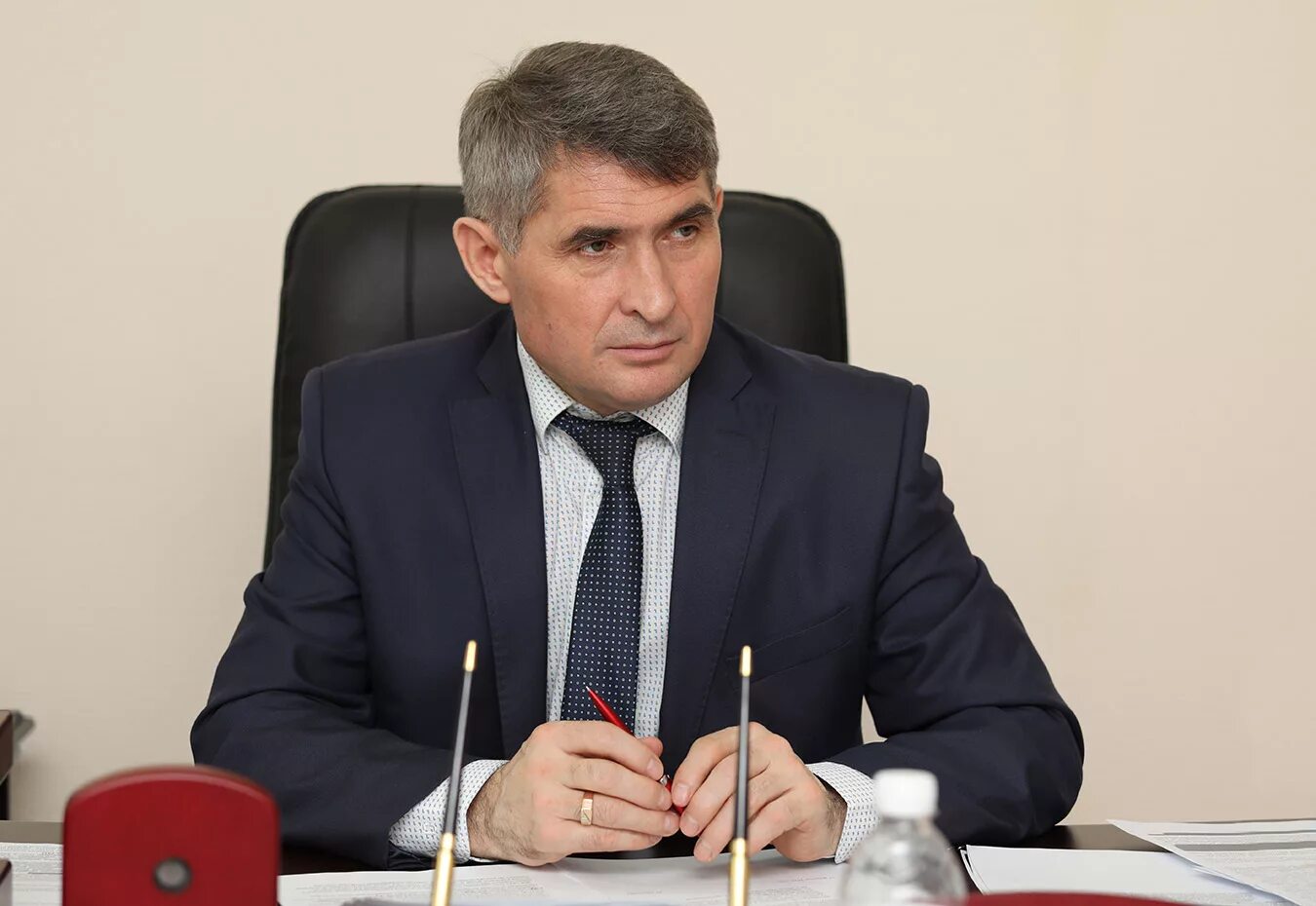 Николаев олег алексеевич глава чувашской республики. Олег николаев чувашия. Портрет николаев глава чувашской республики. Олег николаев губернатор чувашии. Михаил васильевич игнатьев.