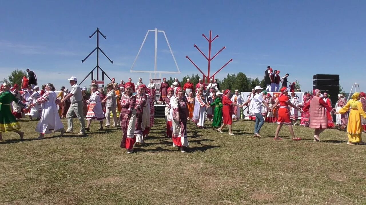 Гербер видео. Гербер национальный праздник удмуртов. Праздник гербер Сюмси. Удмурты национальные праздники гербе́р. Бабьинские горы Удмуртия.