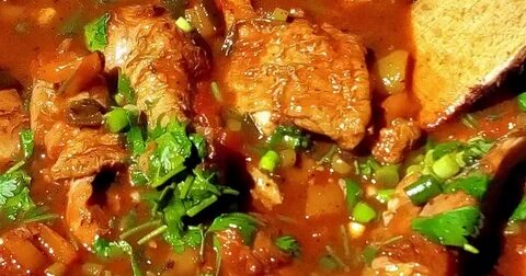 Тушеная курица в казане