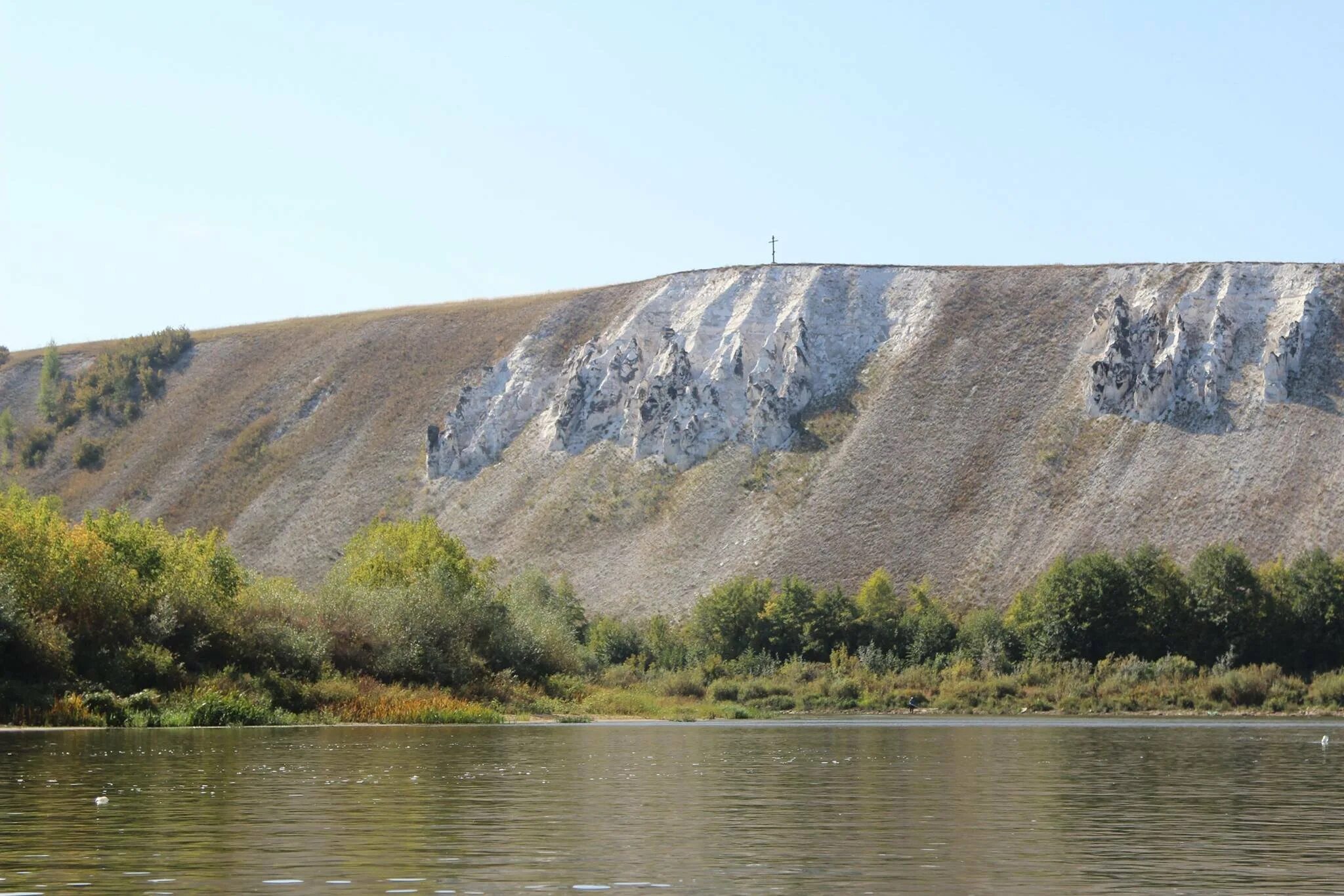 Воронеж холмы. Дон меловые горы Воронежская область. Павловск Воронежская область меловые горы. Меловые горы Воронежской области Белогорье. Меловые горы в Воронежской области.