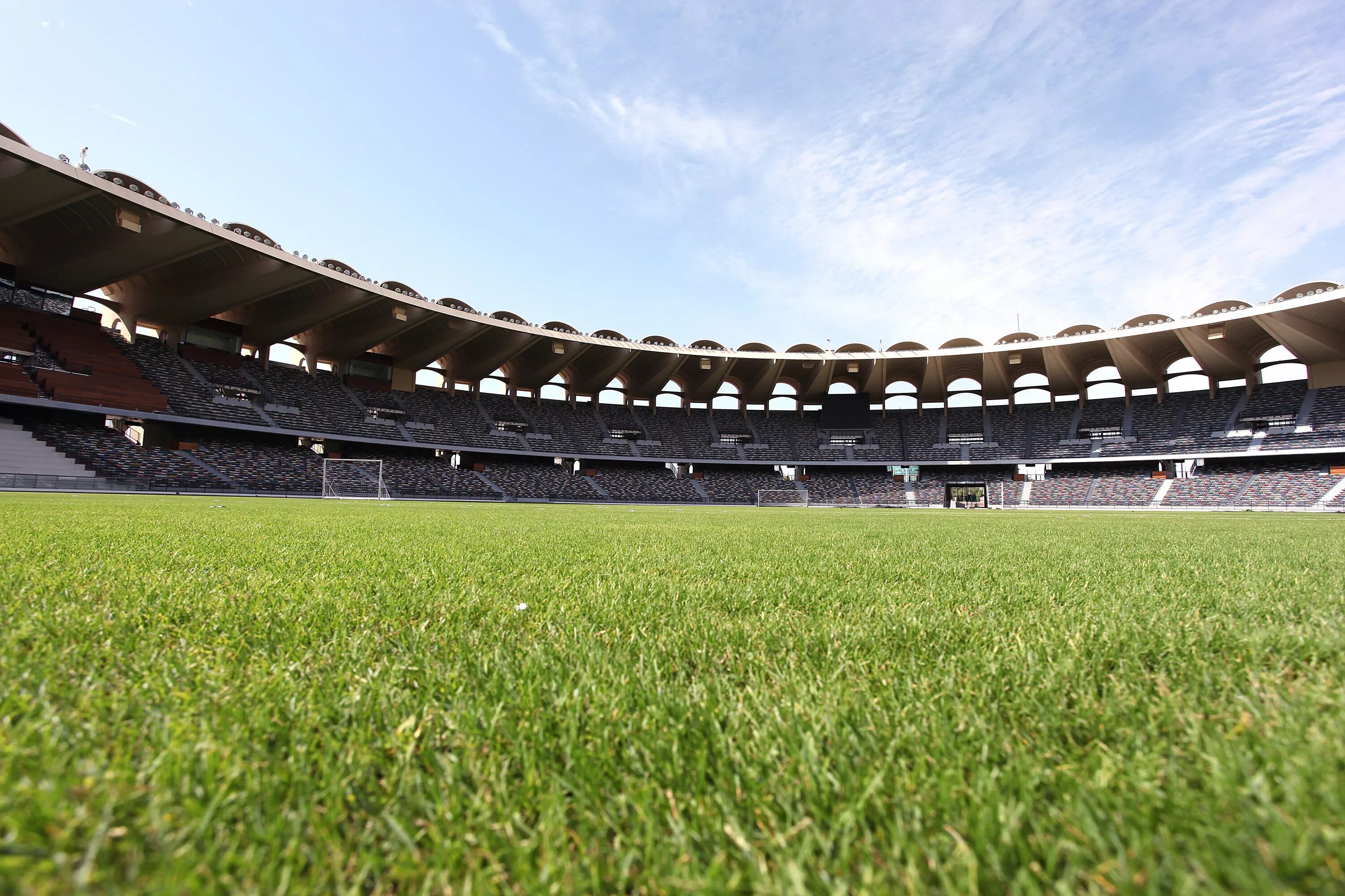 Stadium build. Стадион Зайед спорт Сити. Констант Ванден Сток стадион. На футбольном стадионе. Футбол стадион.